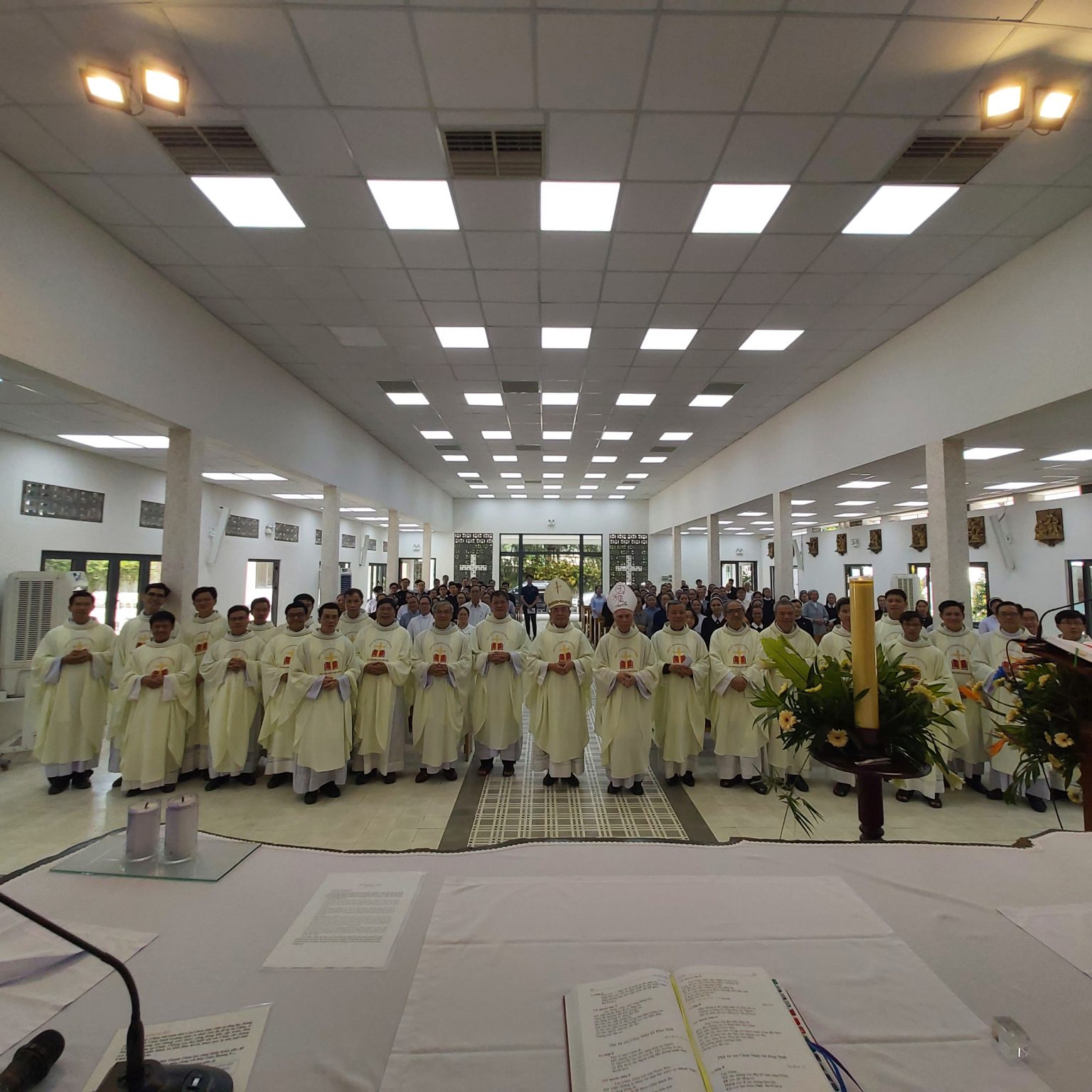 Thánh lễ Tạ ơn và cầu nguyện cho sứ vụ mới của Đức cha Louis Nguyễn Anh Tuấn – Viện phó HVCG
